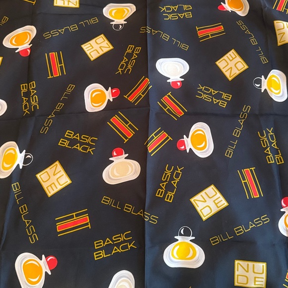 Vintage Bill Blass Perfume Basic Black Scarf - Picture 7 of 7